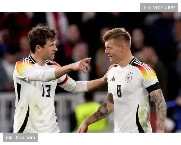德国队在近期备战阶段阵容调整成为焦点,主帅考察多名球员竞技状态 德国队在近期备战阶段阵容调整成为焦点,主帅考察多名球员竞技状态