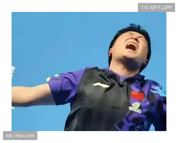 赛场上拼到汗水都能拧出来，赛后戴着大表拎名牌溜走的翁泓阳，笑到我怀疑人生