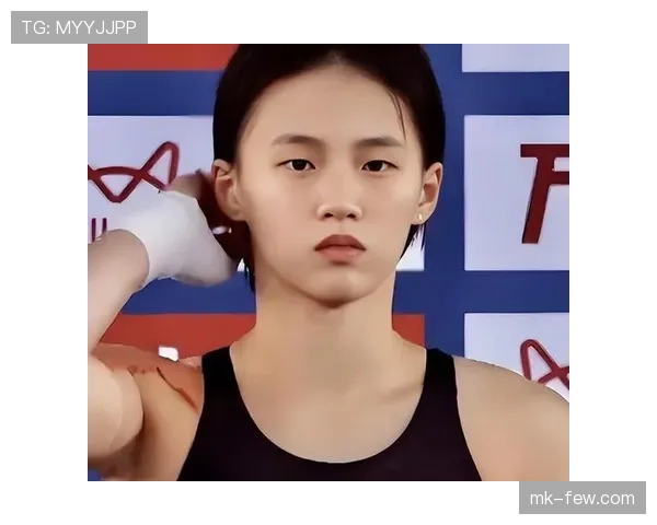 陈芋汐训练完偷偷吃炸鸡被拍,这自律人设还绷得住吗? 陈芋汐训练完偷偷吃炸鸡被拍,这自律人设还绷得住吗?